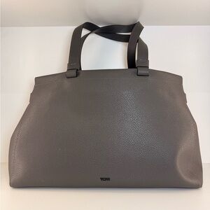 Pre Owned Tumi Grey Leather Pebbled Travel Tote